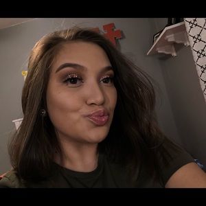 Meet your Posher, Aracelli